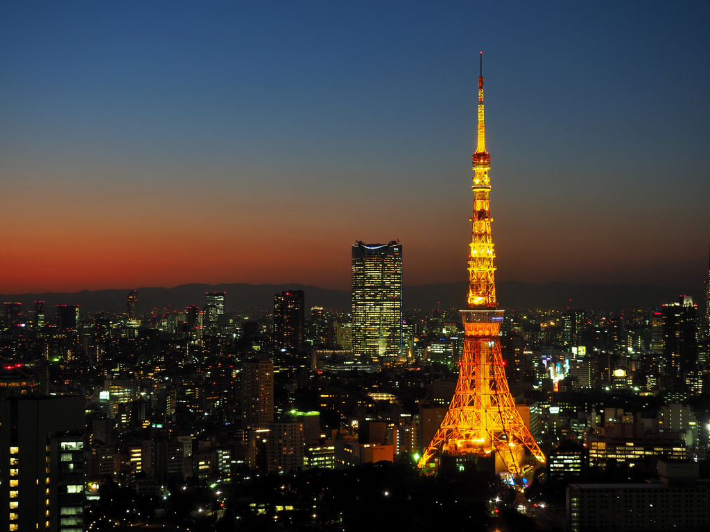 Take a tour bus around Tokyo