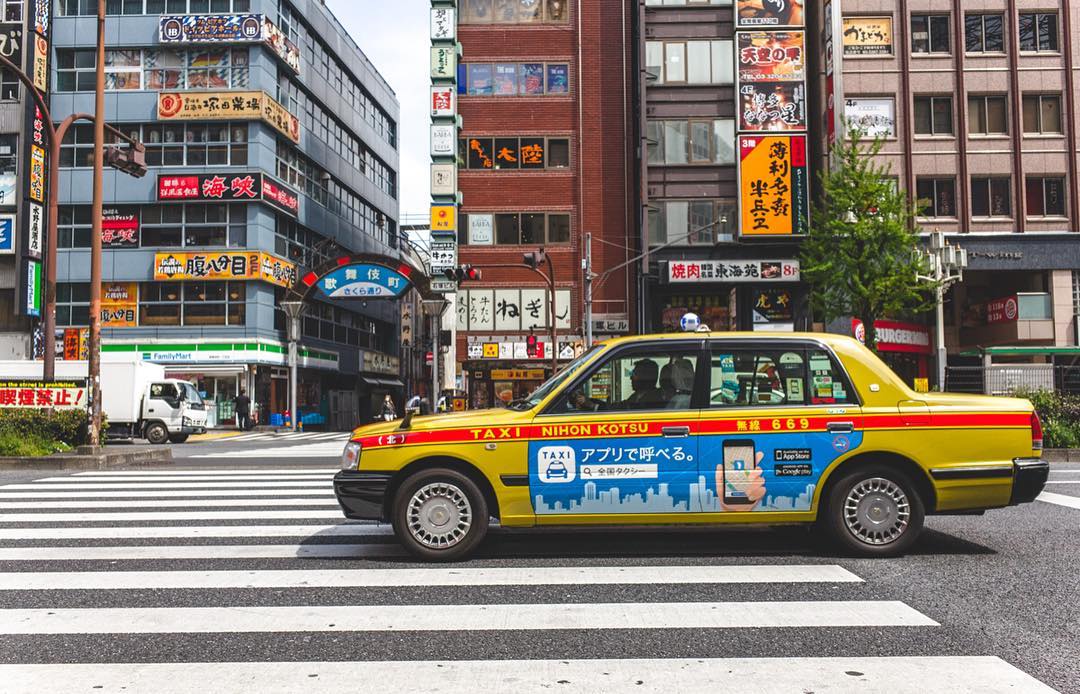 How to get a taxi in Japan
